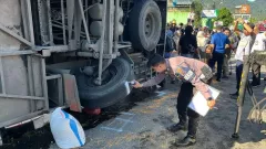 Kecelakaan Bus ALS di Padang Panjang Tewaskan 12 Orang, 8 Jenazah Dijemput Keluarga - GenPI.co