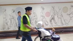 Modus Pakai Visa Kerja, 36 Calon Haji Ilegal Dicegat Polisi di Bandara Soetta - GenPI.co