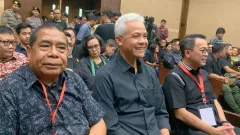 Dukung Sahabat, Ganjar Pranowo Hadiri Sidang Hasto di Tipikor - GenPI.co