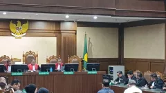 2 Hakim Pemberi Vonis Bebas Ronald Tannur Dihukum 7 Tahun Penjara & Denda Rp500 Juta - GenPI.co