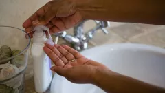 3 Sabun Cuci Tangan dengan Pelembap, Bersih Tanpa Bikin Kulit Kering - GenPI.co