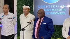 Menteri HAM Akan Usulkan Pendidikan Barak Militer ke Mendikdasmen - GenPI.co