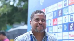 Divaldo Sebut Pelaku Pelemparan Bus Persik Bukan Ulah Suporter - GenPI.co