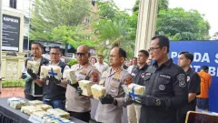 Antar 22 Kg Sabu-Sabu Terbungkus Teh Naik Motor di Medan, Residivis Diciduk - GenPI.co