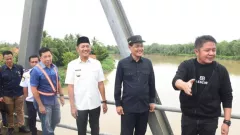 Gubernur Herman Deru Bergerak Cepat Atasi Jalan Terbengkalai Penghubung Muara Enim-Pali-Prabumulih - GenPI.co