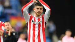 Ditinggal Bruno Fernandes, Manchester United Incar Oihan Sancet - GenPI.co