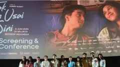 Sinopsis Film Tak Ingin Usai Di Sini: Pengorbanan Cinta di Antara Takdir - GenPI.co