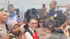 Tangan Diborgol, Nikita Mirzani Sebut JPU Tidak Cermat - GenPI.co