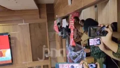 Fadli Zon saat Rapat Didemo, Massa Minta Proyek Penulisan Ulang Sejarah Dihentikan - GenPI.co