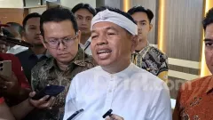 Dedi Mulyadi Ogah Ambil Pusing, Uang Bonus Persib Akan Dipakai untuk Bantuan - GenPI.co