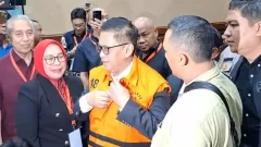 Hasto Kristiyanto Dituntut 7 Tahun Bui, Jaksa: Halangi KPK dan Lindungi Harun Masiku - GenPI.co