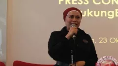 Kehilangan Penglihatan Mata Kanan, Dewi Yull: Setiap Manusia Dikasih Kekurangan - GenPI.co