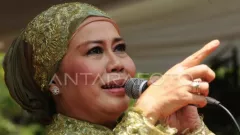 Ikhlas Mata Kanan Tidak Berfungsi, Dewi Yull Tetap Bersyukur - GenPI.co