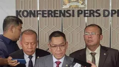 Polemik Tinggi, Putusan MK soal Pemisahan Pemilu Dikaji DPR Secara Hati-hati - GenPI.co