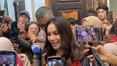 Ribut dengan Reza Gladys, Nikita Mirzani: Gelar Bisa Dibeli - GenPI.co