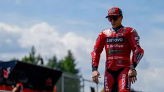 Loris Reggiani: Marc Marquez Harus Minta Maaf ke Valentino Rossi - GenPI.co