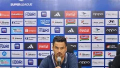 Carlos Pena Puji Stadion Bagus, Tapi Rumput JIS Buruk - GenPI.co