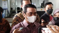 Penumpang Transjakarta Membeludak, Wagub Riza Patria Langsung Minta Maaf - GenPI.co