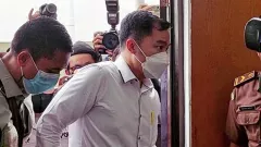 Arif Rachman Sebut Brigadir J Pakai Baju Berbeda Saat Autopsi - GenPI.co