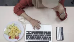 Tips Mencegah Masalah Kesehatan Akibat Duduk Terlalu Lama - GenPI.co
