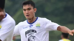 Jelang Musim Baru, Bek Persib Tunggu Hasil Hop Test - GenPI.co JABAR