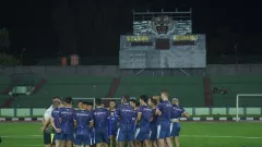 Jelang Lawan Borneo FC, Luis Milla Tak Terlihat Saat Latihan Persib - GenPI.co JABAR