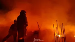 Pabrik Kasur Busa di Bogor Kebakaran Besar, Polisi Turun Tangan Dalami - GenPI.co JABAR