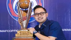 Juragan 99 Serahkan Bus Buat Arema FC di Liga 1, Bukti Aremania Sejati! - GenPI.co JATIM