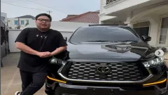 Edan! Baru Keluar Dealer, Crazy Rich Surabaya Lelang Innova Zenix Hybrid - GenPI.co JATIM