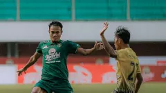 Pelatih Persebaya Ungkap Alasan Tarik Keluar Koko Ari Saat Hadapi Barito Putera - GenPI.co JATIM