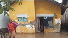 Hujan Seharian, 5 Rumah Warga di Situbondo Kebanjiran - GenPI.co JATIM