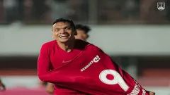 Ferdinan Sinaga Resmi Gabung Persebaya, Lini Depan Semakin Bahaya - GenPI.co JATIM