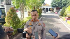 Aksi Vandalisme ‘Adili Jokowi’ Muncul di Malang, Pelaku Diburu Polisi - GenPI.co JATIM