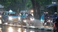 Peringatan Dini Cuaca Jawa Timur 23 Maret 2023, Waspada Hujan Disertai Petir - GenPI.co JATIM