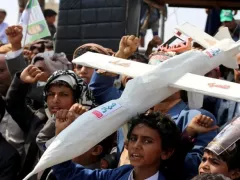 Pemberontak Houthi Yaman yang Didukung Iran Klaim Berhasil Tembak Drone AS - GenPI.co