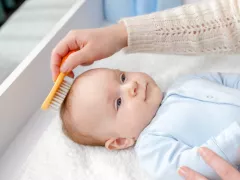Ada di Supermarket, 5 Produk Minyak Terbaik untuk Melebatkan Rambut Bayi - GenPI.co JATIM