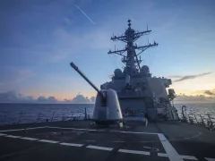 Pasukan AS dan Filipina Tenggelamkan Kapal Saat Latihan Perang di Laut Cina Selatan - GenPI.co KEPRI