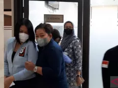Kejagung Janji Jamin Kesehatan Putri Candrawathi Selama di Tahanan - GenPI.co JATIM