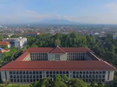 10 Universitas Terbaik di Yogyakarta: UGM Pertama, UPN Posisi 8 - GenPI.co JATIM