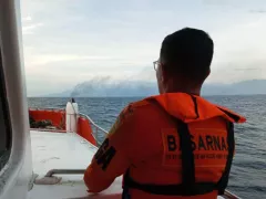 Kapal Pengangkut BBM Pertamina Terbakar di Laut Lombok, 3 Orang Hilang - GenPI.co JATIM
