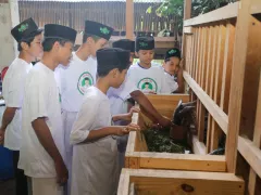 Santri Dukung Ganjar Wujudkan Kemandirian dengan Budi Daya Ternak Kambing - GenPI.co