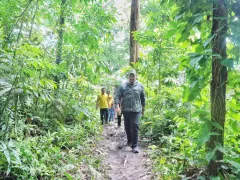 Jajal Trek Lari Lintas Alam Bukit Lawang, Menpora Pecahkan Rekor - GenPI.co JATIM