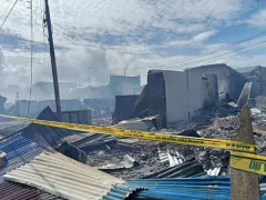 Kebakaran Pasar Wosi Manokwari, 18 Bangunan Kios dan Rumah Ludes - GenPI.co KALBAR