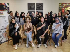 Semua Wanita Suka Kecantikan, Mak Ganjar Buka Kelas Online Tata Rias dan Jasa - GenPI.co KALBAR