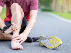3 Gerakan Efektif Mengatasi Nyeri Otot Saat Olahraga - GenPI.co JABAR
