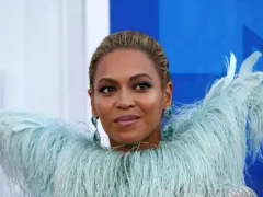 Beyonce, Wanita Kulit Hitam Pertama Duduki Puncak Tangga Lagu Musik Country Billboard - GenPI.co JATENG