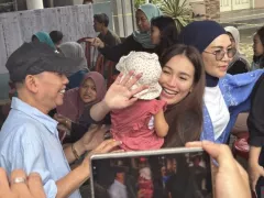 Indonesia Diejek, Ayah Ayu Ting Ting Ribut dengan Haji Malaysia - GenPI.co JATIM