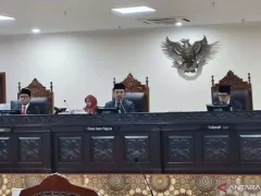 MKMK: Anwar Usman Terbukti Langgar Kode Etik, Disanksi Teguran Tertulis - GenPI.co KEPRI