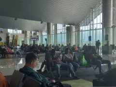Dampak Abu Vulkanik Erupsi Gunung Ruang, Bandara Sam Ratulangi Ditutup Sementara - GenPI.co JABAR
