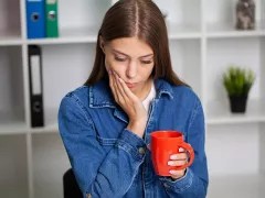 4 Cara Mengurangi Rasa Ngilu Gegara Gigi Sensitif - GenPI.co BALI